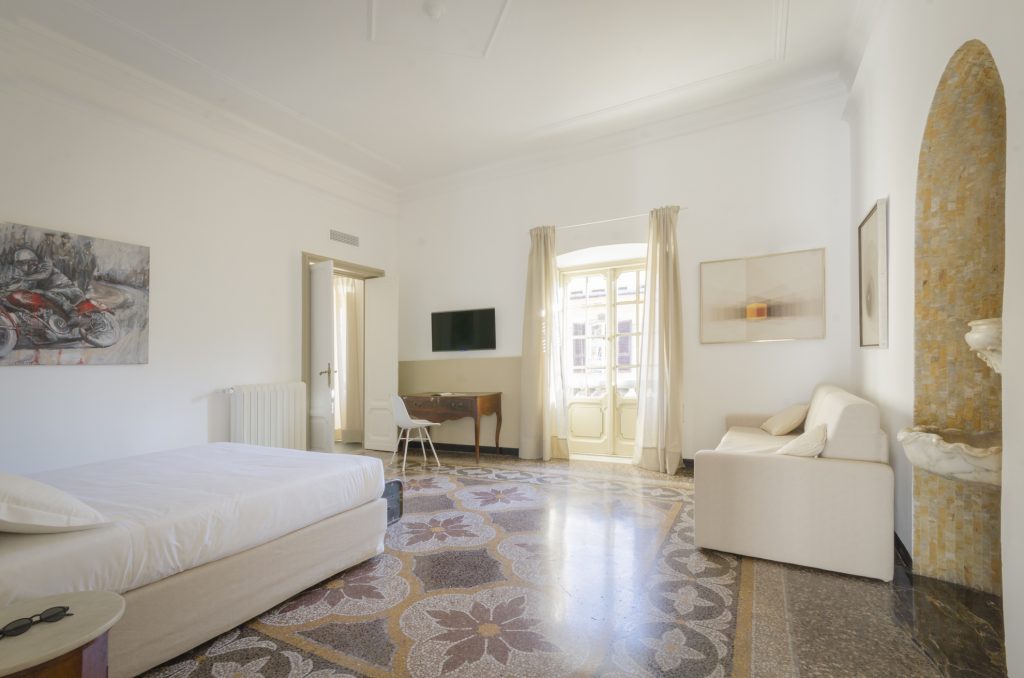 La Suite — Apri foto 2/9